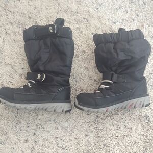 Black Winter Boots with Gray Soles